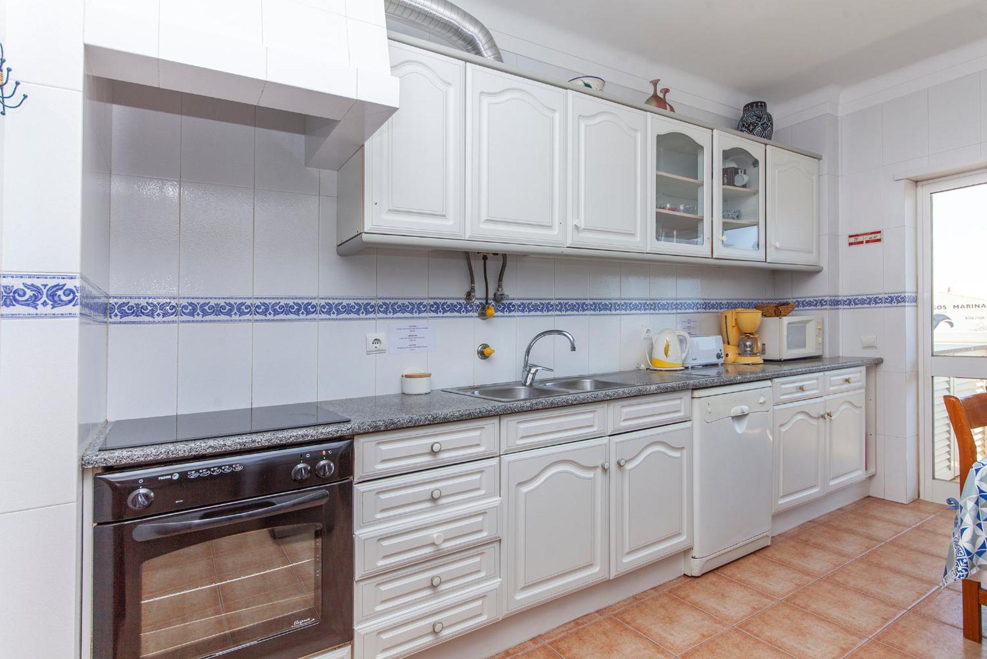 P - Meia-Praia Seaview Guesthouse Лагос Екстериор снимка