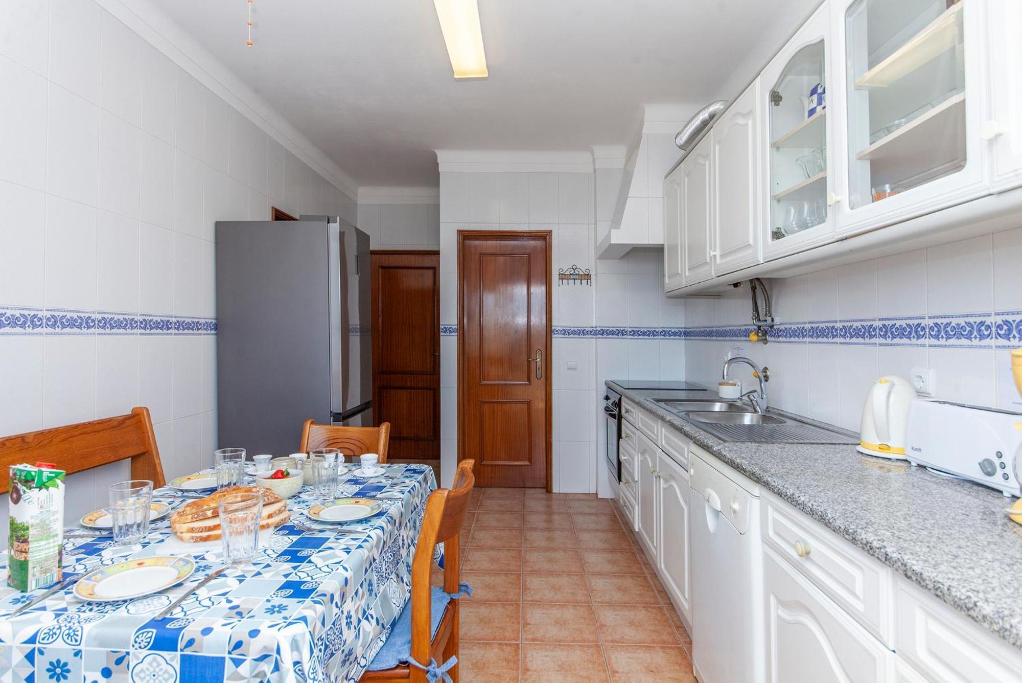 P - Meia-Praia Seaview Guesthouse Лагос Екстериор снимка
