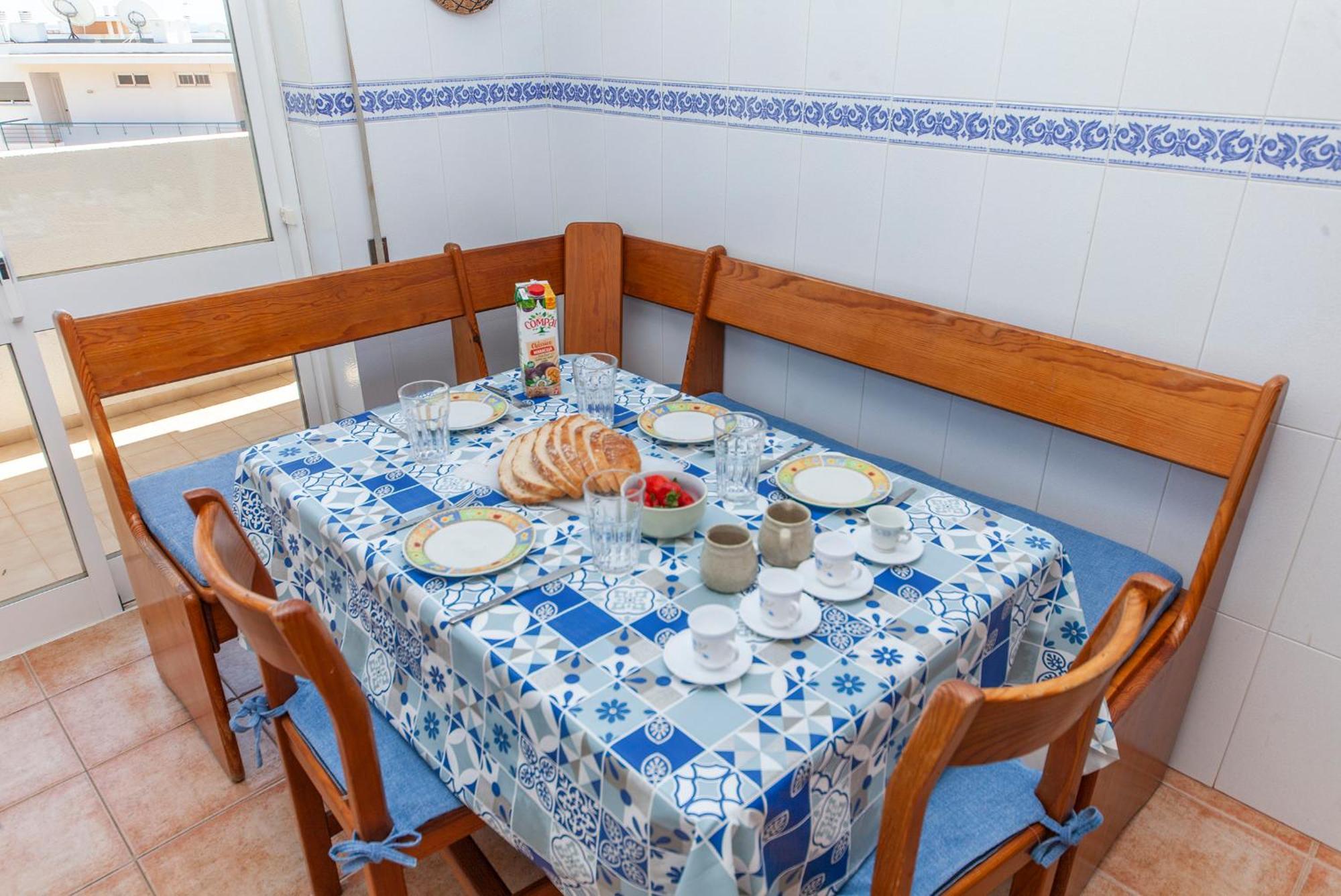 P - Meia-Praia Seaview Guesthouse Лагос Екстериор снимка