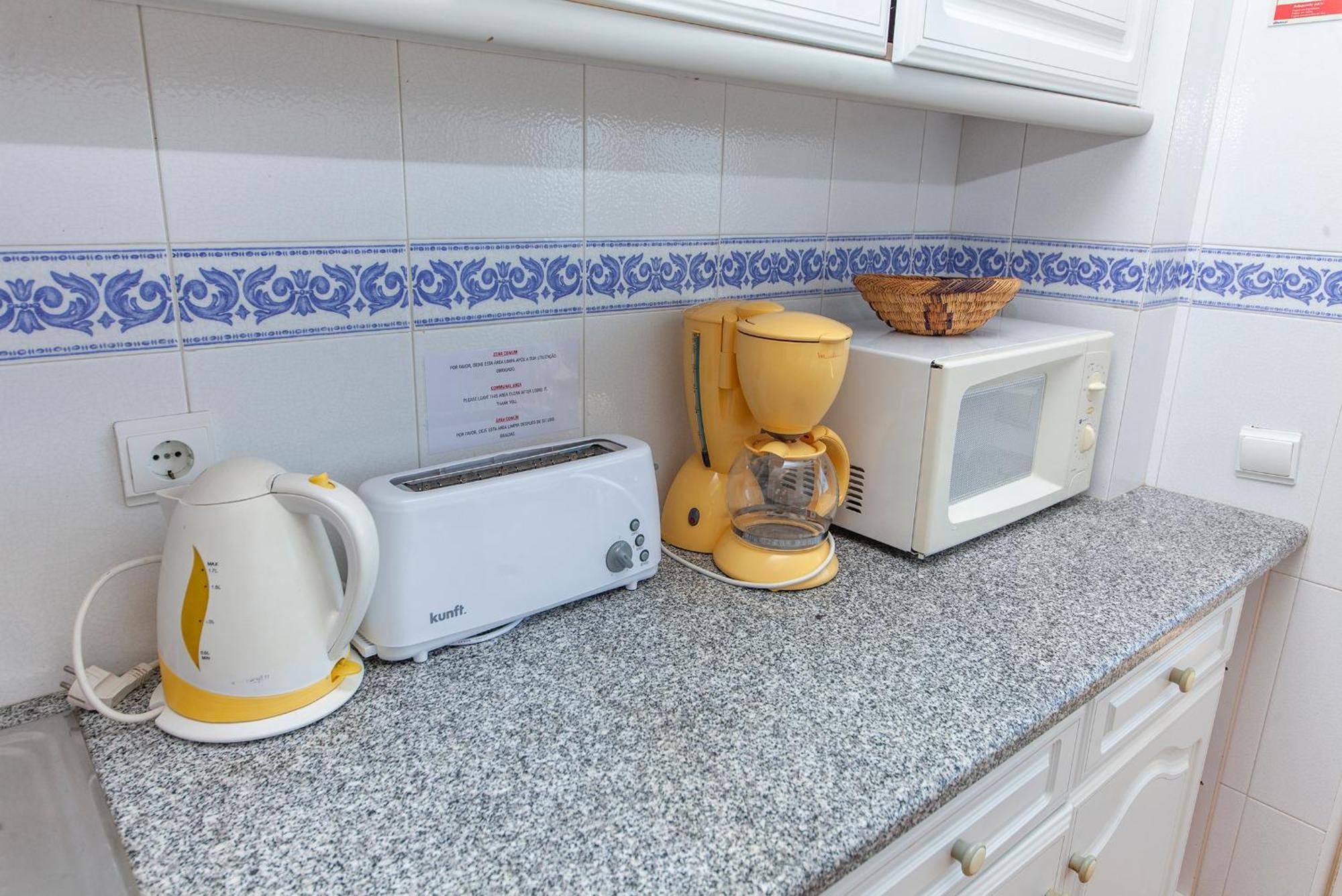P - Meia-Praia Seaview Guesthouse Лагос Екстериор снимка