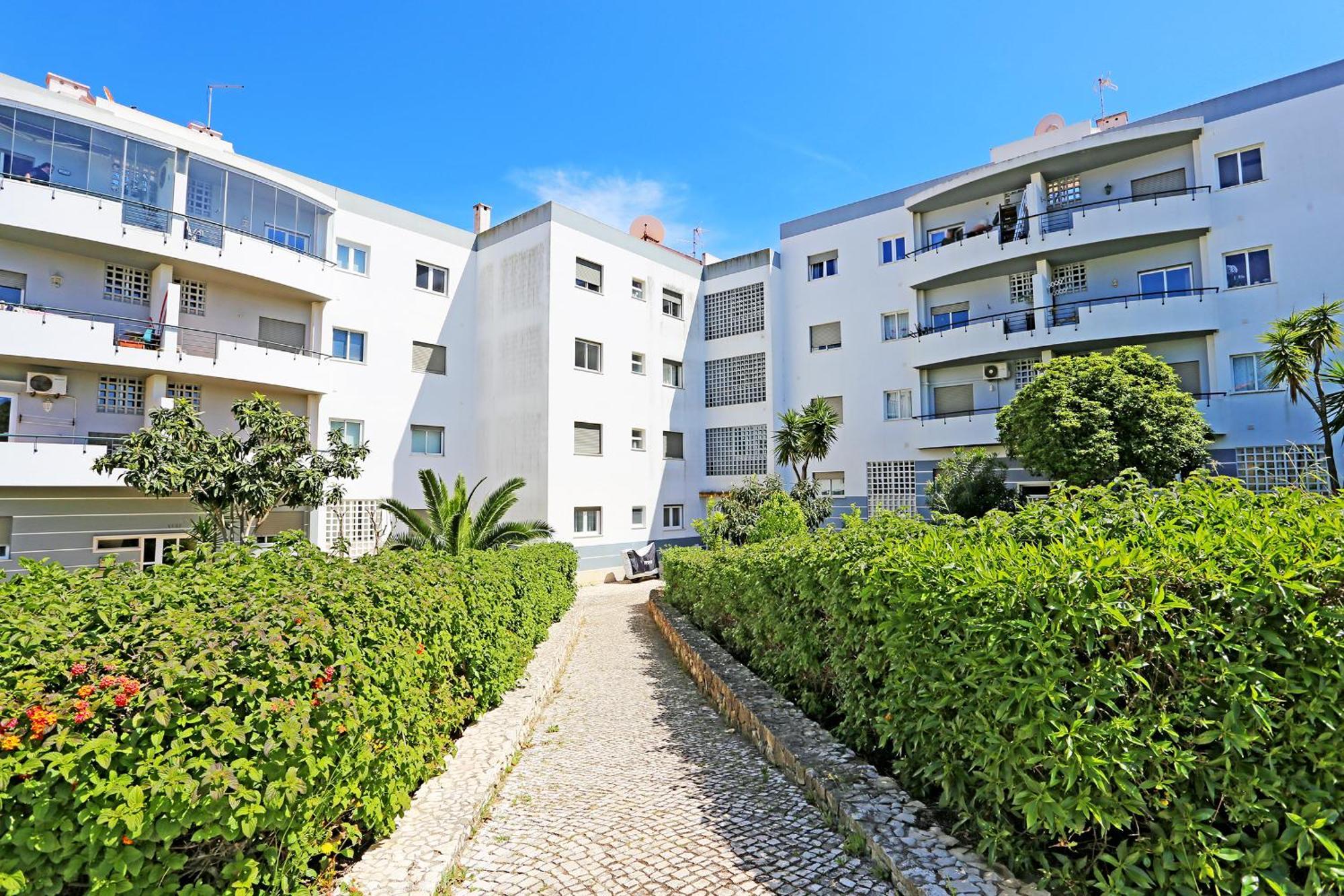 P - Meia-Praia Seaview Guesthouse Лагос Екстериор снимка