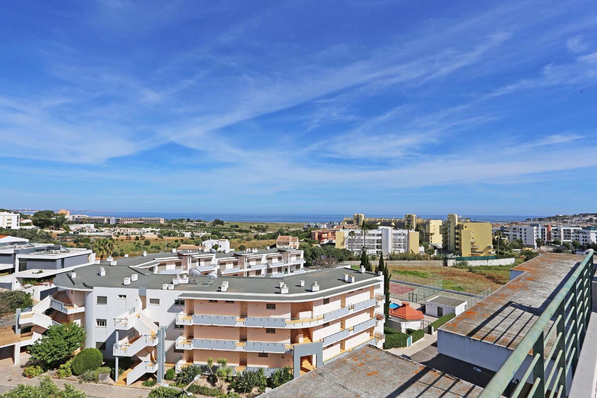 P - Meia-Praia Seaview Guesthouse Лагос Екстериор снимка