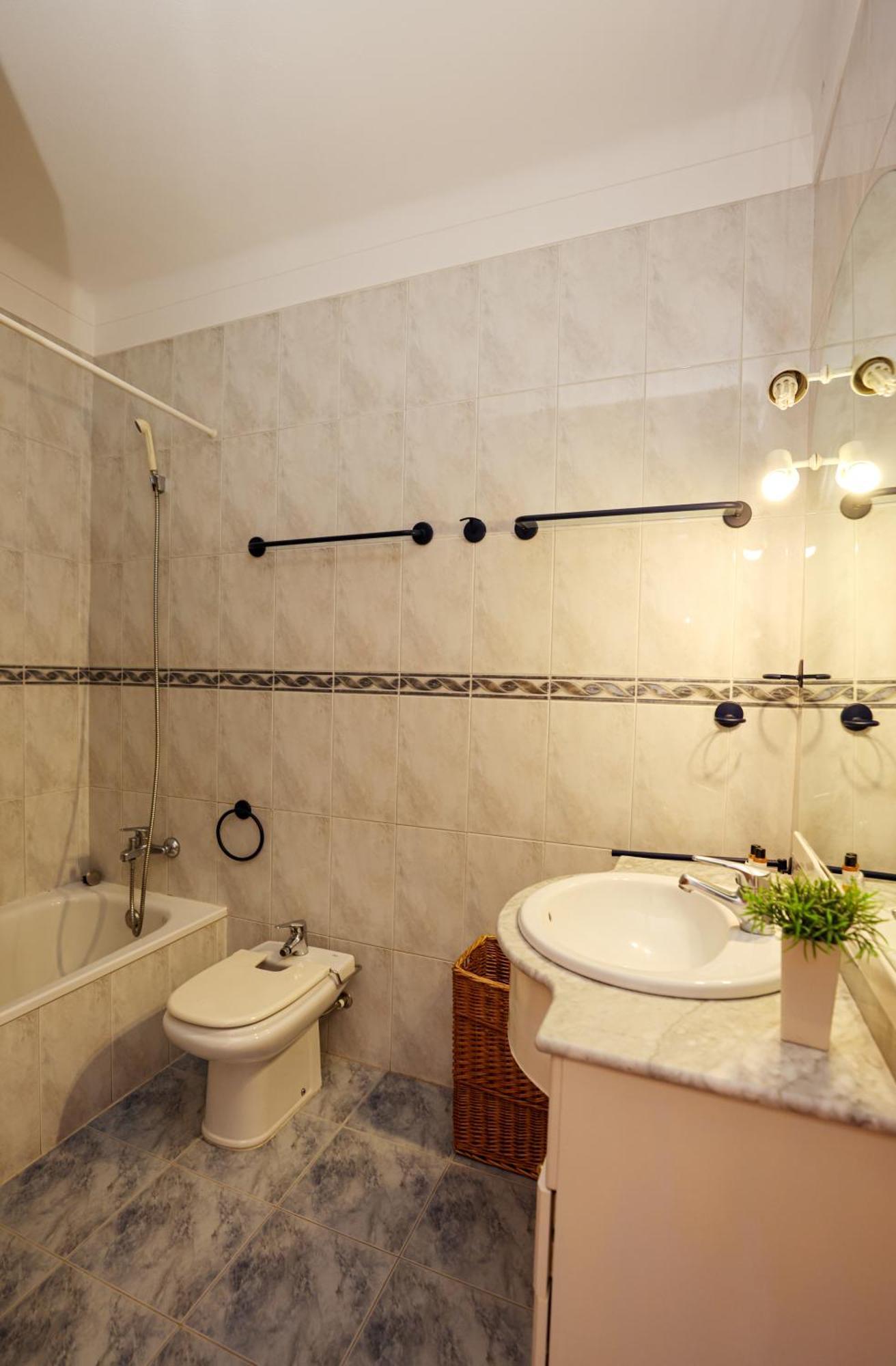 P - Meia-Praia Seaview Guesthouse Лагос Екстериор снимка