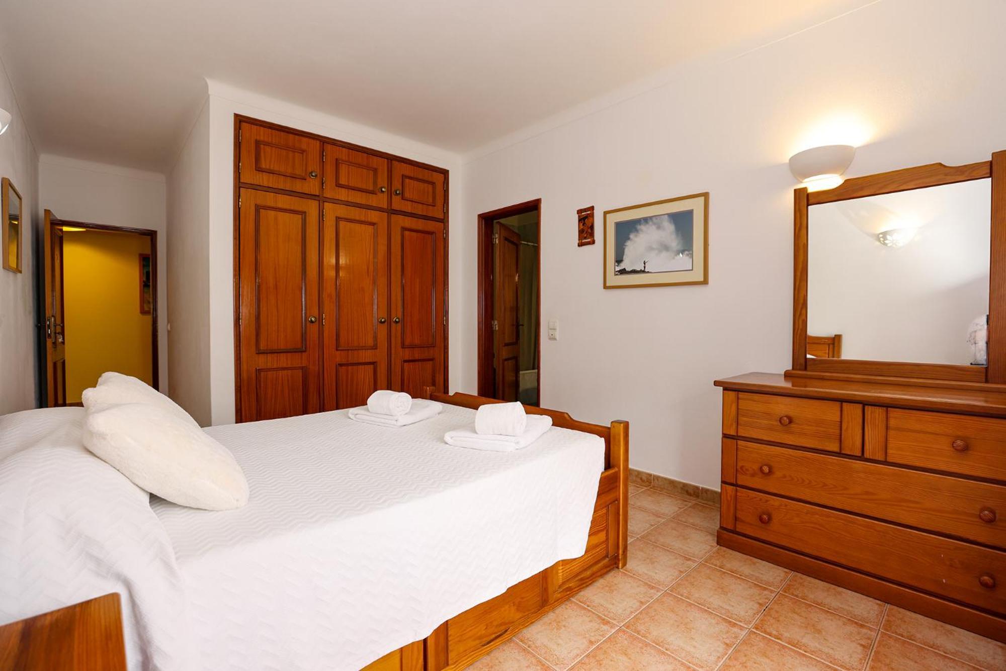 P - Meia-Praia Seaview Guesthouse Лагос Екстериор снимка